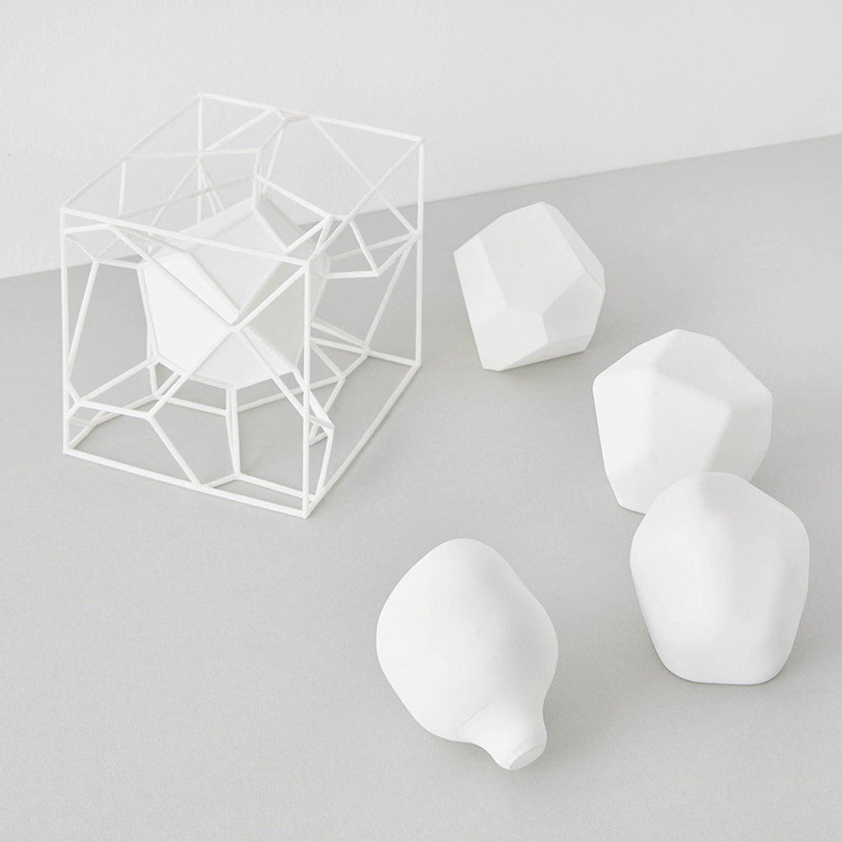 Tala Biophilic Design – Nature-inspired lighting crafted with sustainable materials, reflecting Frank Lloyd Wright’s philosophy of staying close to nature.