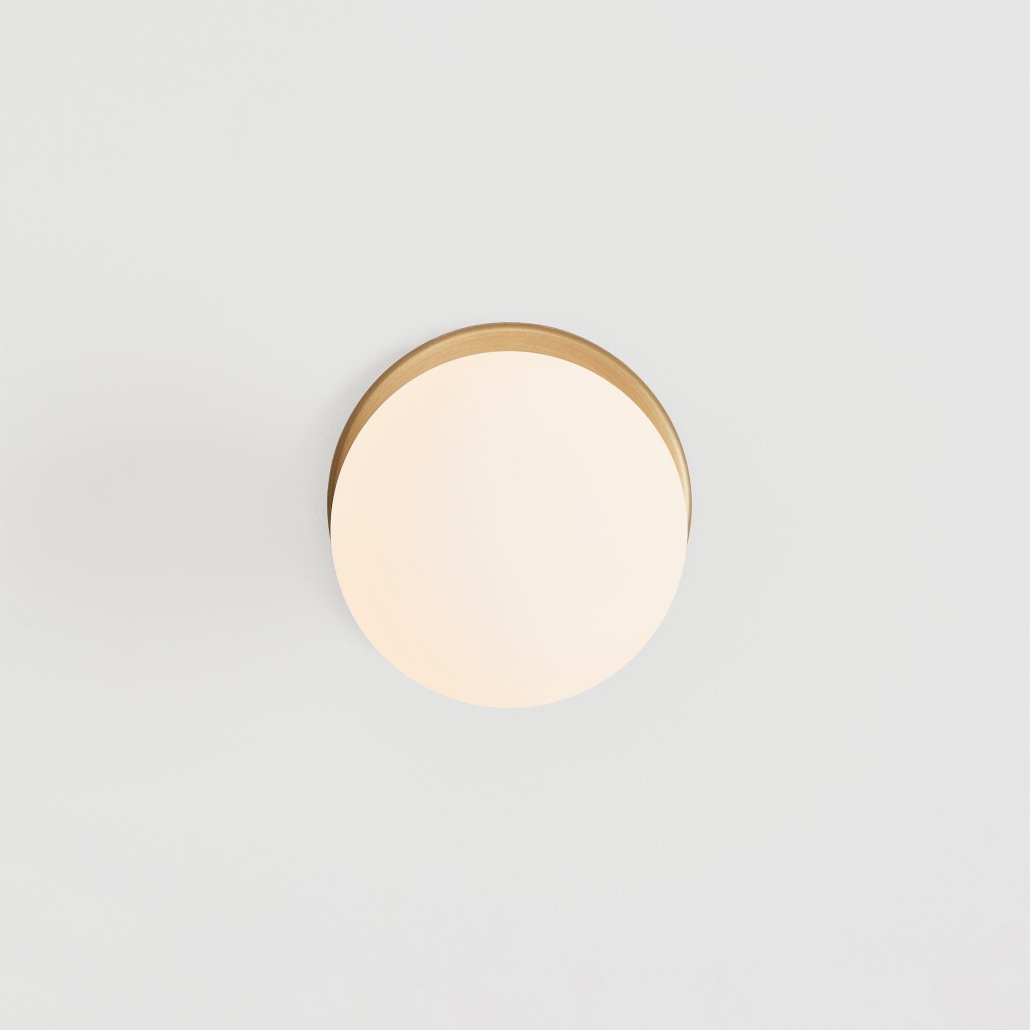 Lochan Wall Light in Brass + Sphere III - Thumbnail 2