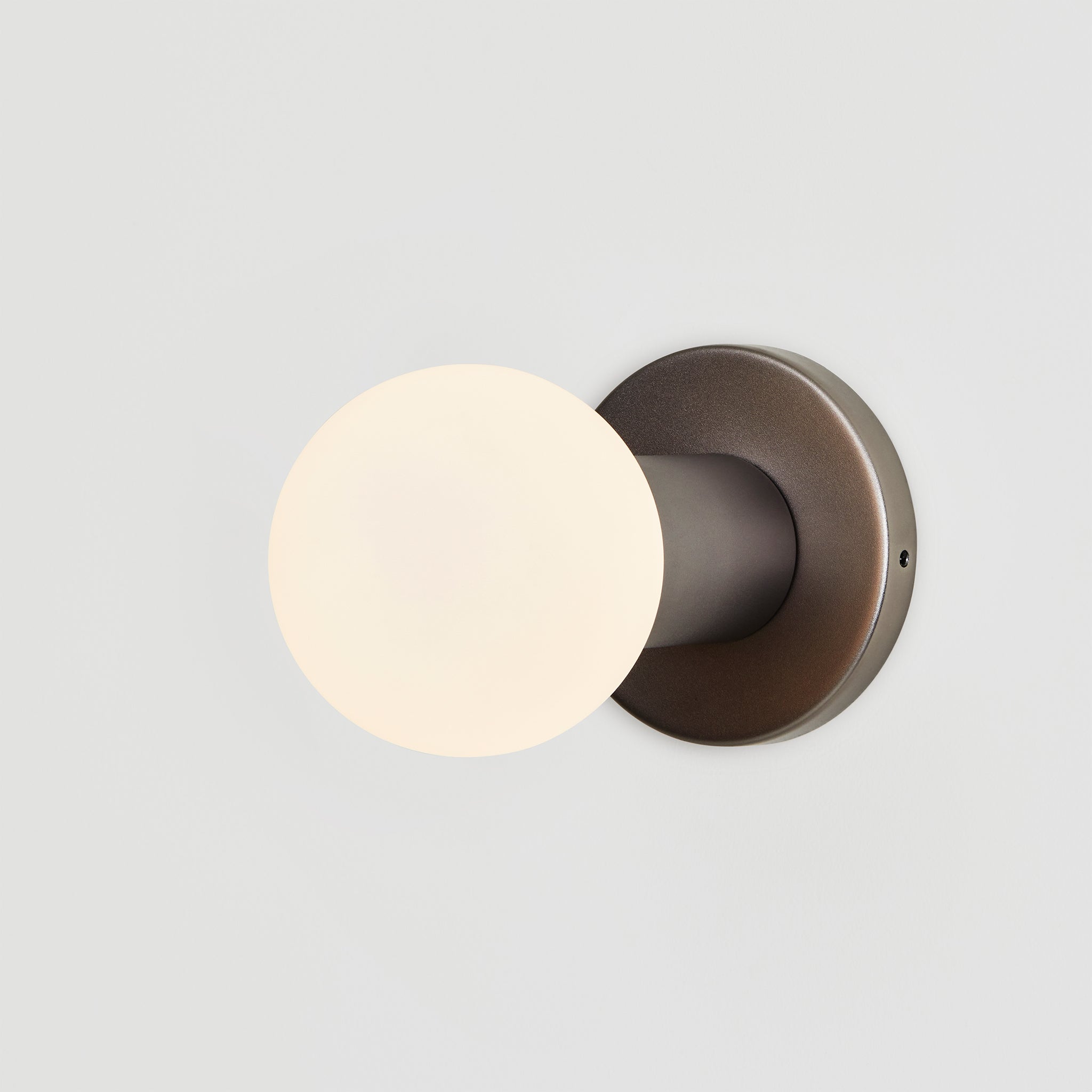 Lochan Wall Light in Brass + Sphere III - Thumbnail 4