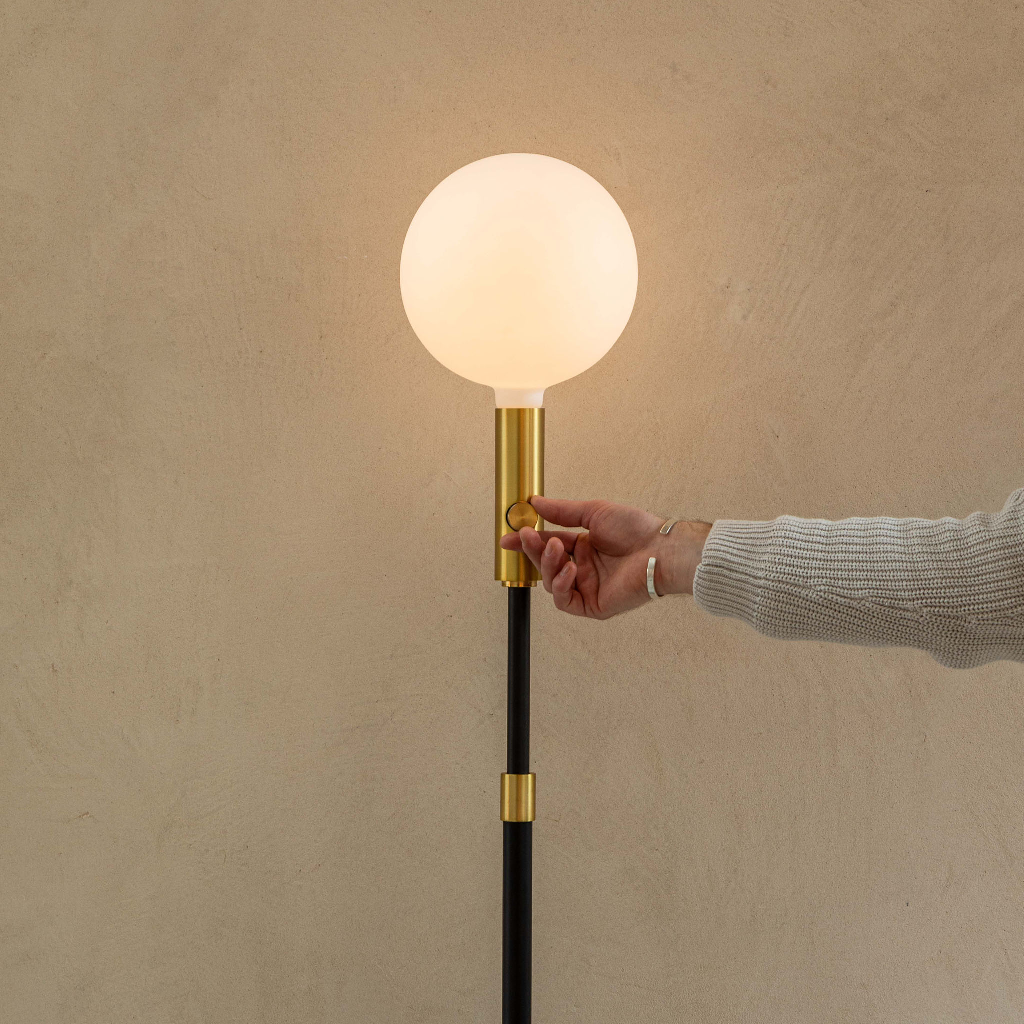 Poise lamp discount